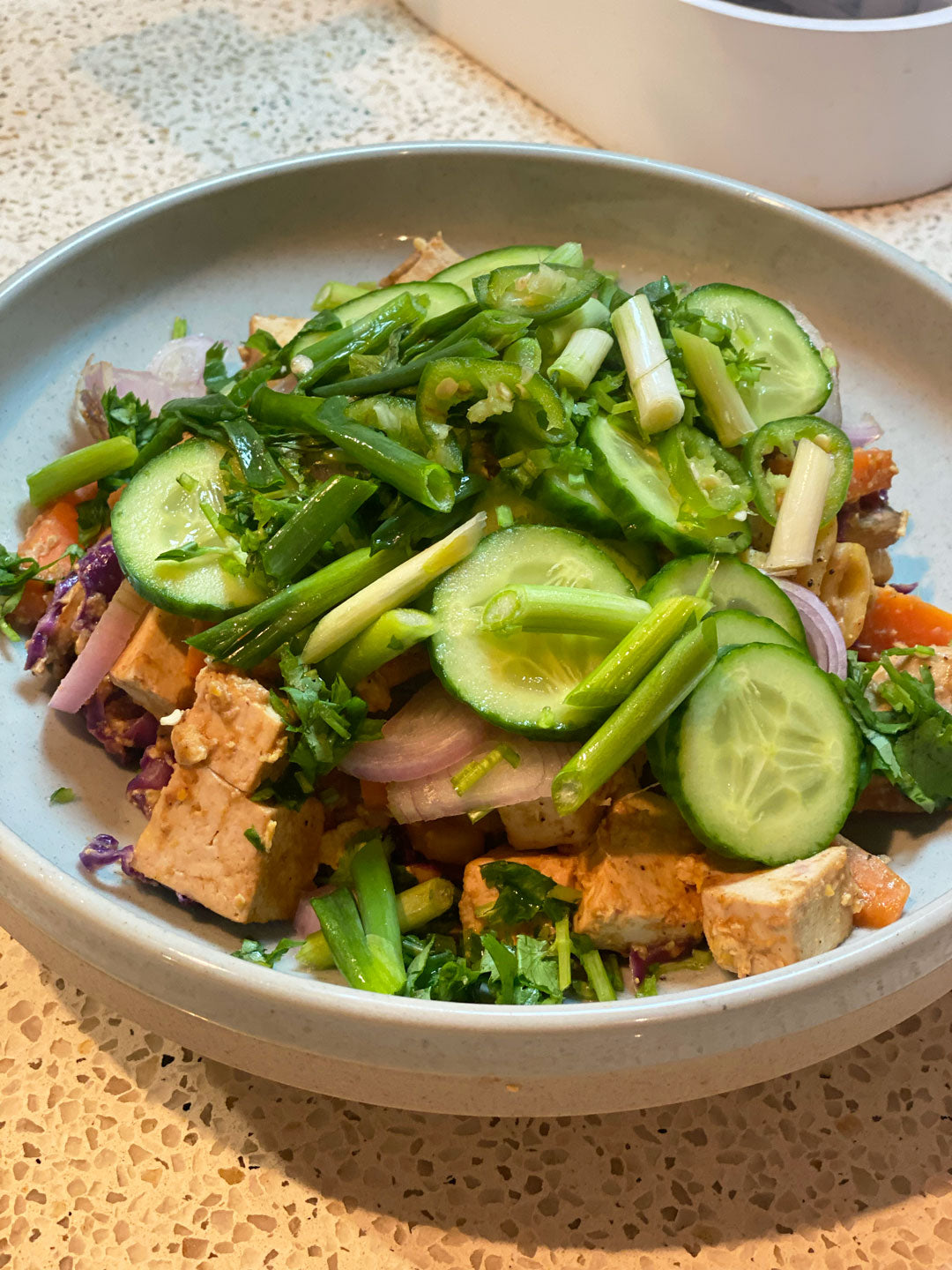 Super easy low cal vego spicy peanut tofu noodles | Yummelia