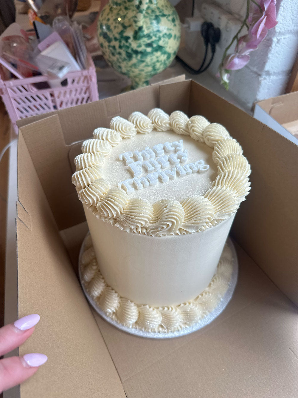 Simple Vintage Round Cake