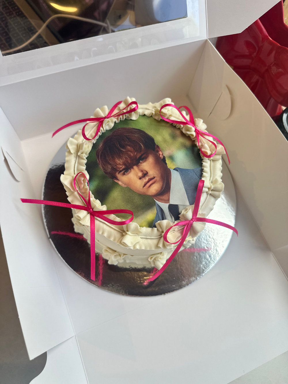 The Heart THROB Mini Cake